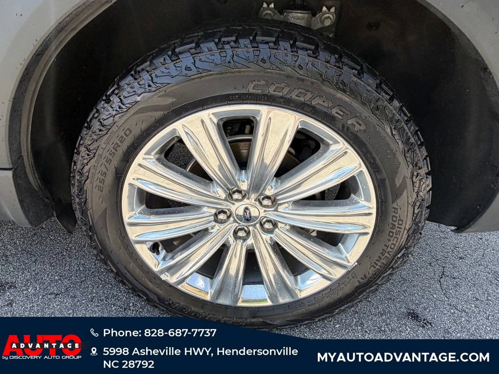 Used 2021 Ford Explorer Limited w/ Equipment Group 301A AWD/4WD image 30
