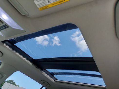 Used 2019 Toyota RAV4 Limited AWD/4WD image 23
