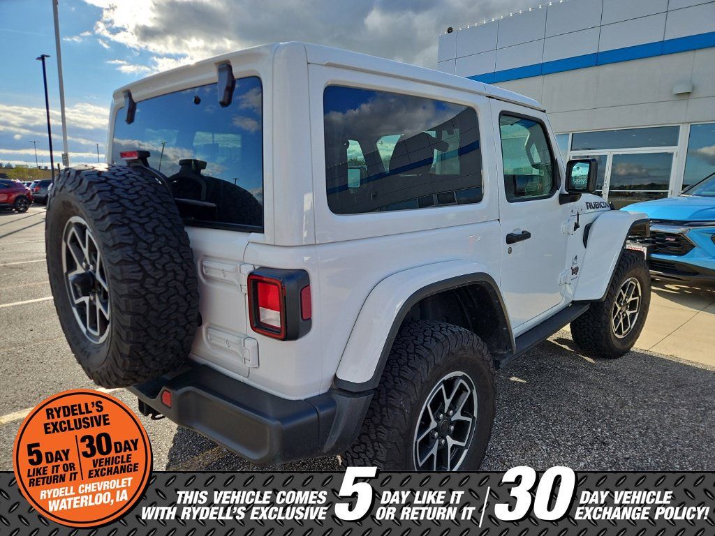 Used 2023 Jeep Wrangler Rubicon AWD/4WD image 3