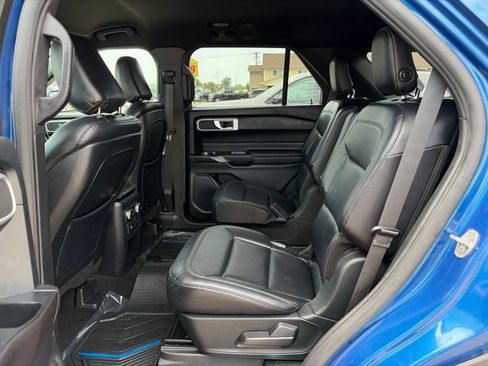 Used 2020 Ford Explorer XLT w/ Equipment Group 202A AWD/4WD image 35
