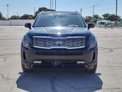 Used 2022 Kia Telluride SX w/ SX Prestige Package image 3