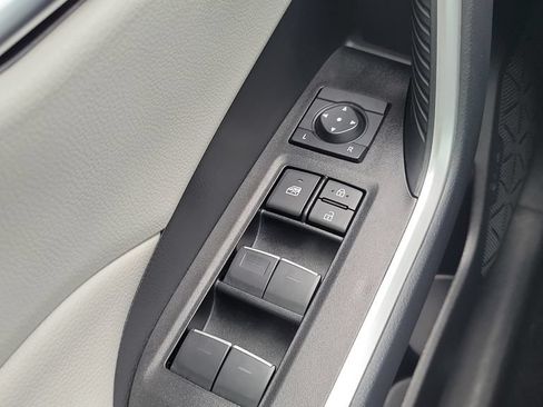 Certified 2025 Toyota RAV4 XLE AWD/4WD image 18