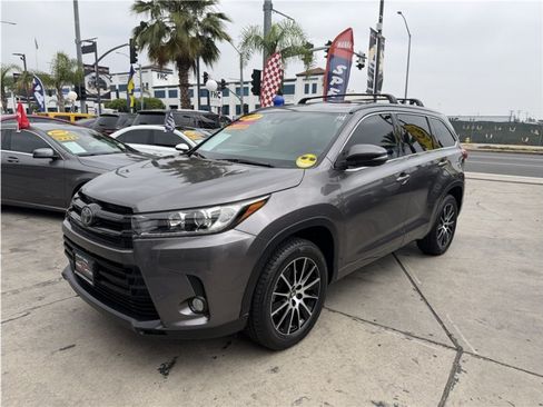 Used 2017 Toyota Highlander SE FWD image 58