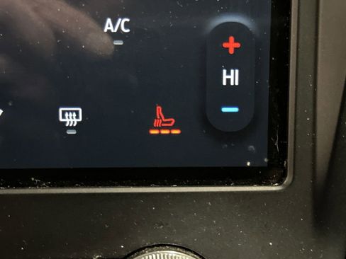 Used 2023 Ford Edge SEL image 34