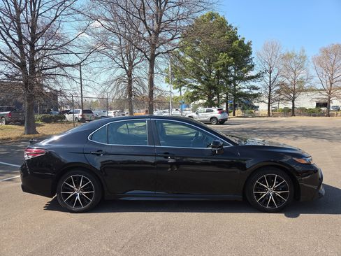 Used 2023 Toyota Camry SE w/ Convenience Package image 6