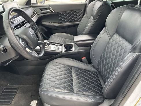 Used 2023 Mitsubishi Outlander SEL FWD image 19