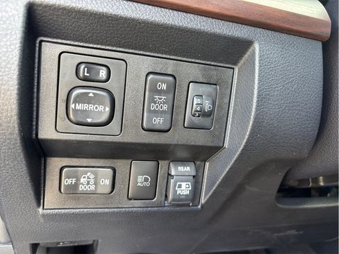 Used 2019 Toyota Tundra Limited w/ Limited Premium Package AWD/4WD image 34