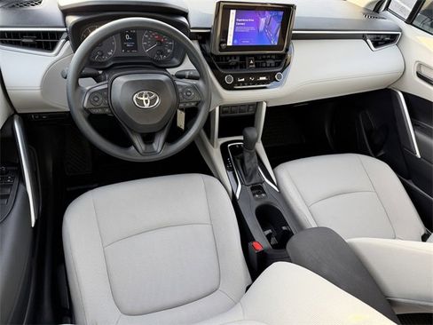 Used 2024 Toyota Corolla Cross L image 33