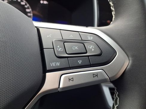 New 2026 Volkswagen Taos SE image 11