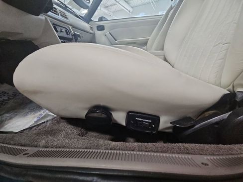 Used 1990 Ford Mustang LX image 14