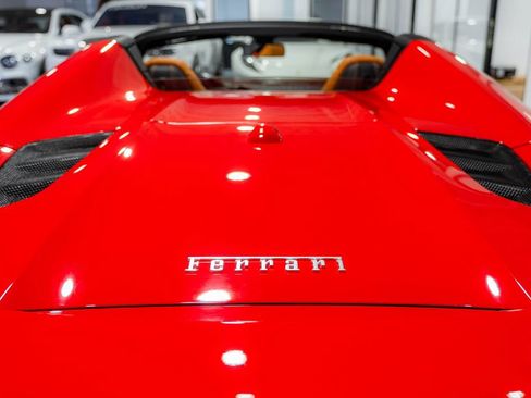 Used 2018 Ferrari 488 Spider RWD image 38