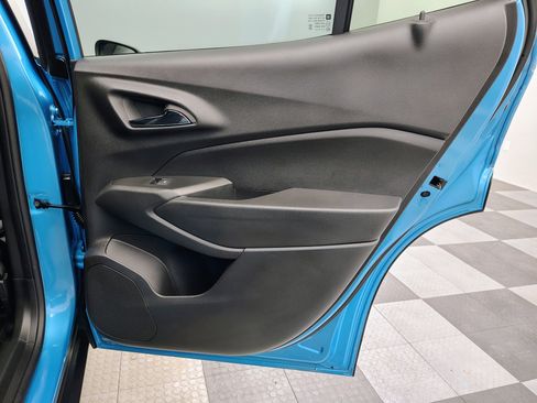 Used 2025 Chevrolet Trax RS w/ Sunroof Package image 29