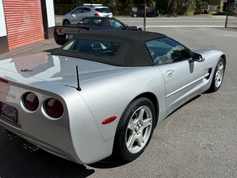 Used 1998 Chevrolet Corvette Convertible w/ Memory Pkg RWD image 8