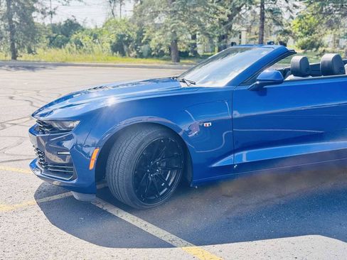 Used 2020 Chevrolet Camaro SS RWD image 9