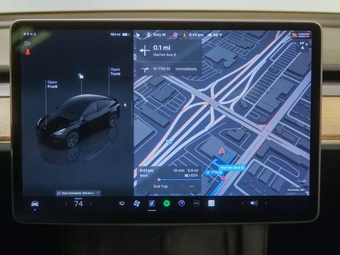 Used 2024 Tesla Model Y Long Range AWD/4WD image 40