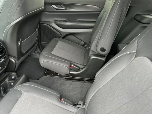 Used 2024 Jeep Grand Cherokee L Laredo RWD image 5