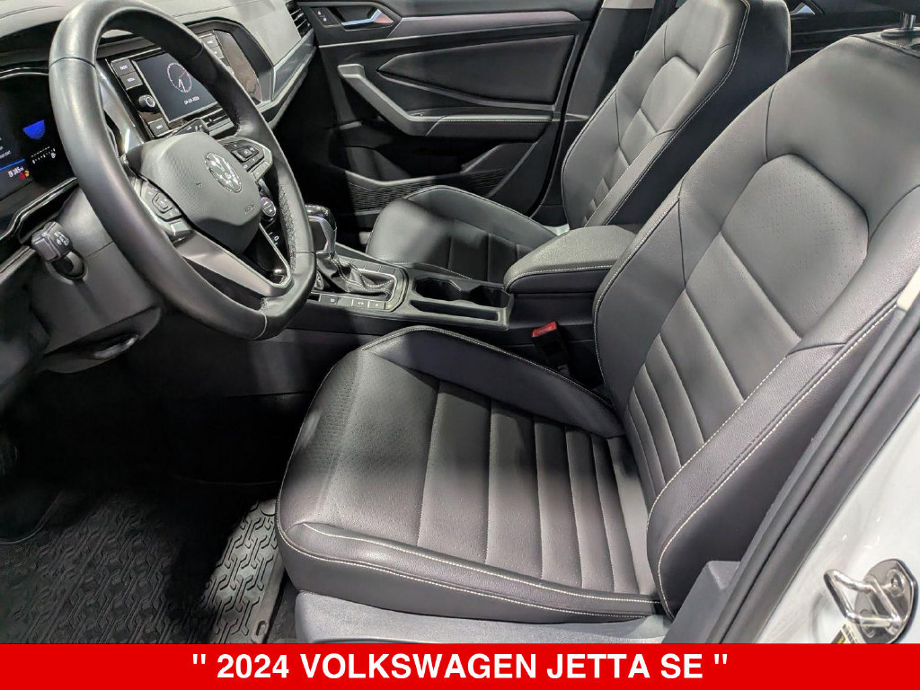 Used 2024 Volkswagen Jetta SE FWD image 12