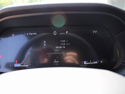 New 2025 Jeep Grand Cherokee Limited w/ Luxury Tech Group II image 20