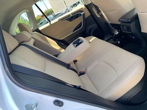 Certified 2025 Toyota RAV4 LE AWD/4WD image 12