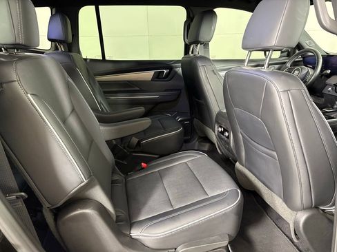 Used 2025 Buick Enclave Preferred image 17