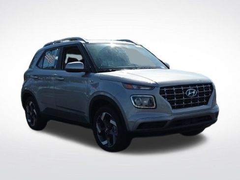 Used 2026 Hyundai Venue SEL FWD image 3