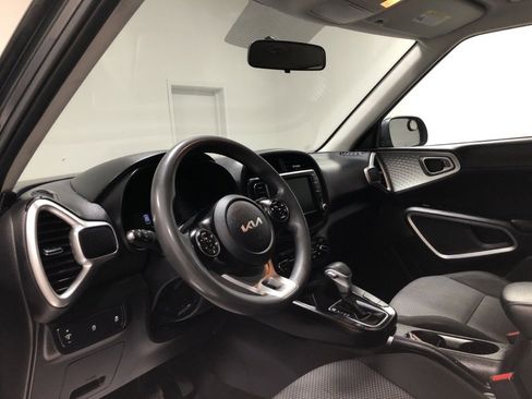 Used 2022 Kia Soul LX image 18