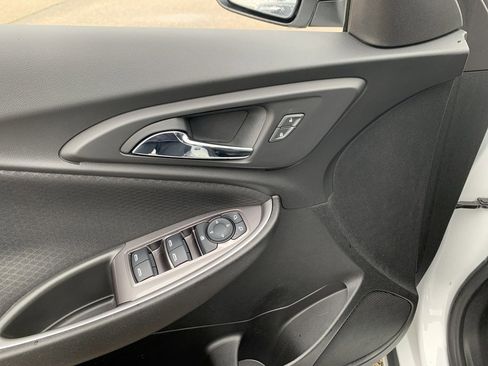 Certified 2022 Chevrolet Malibu LS image 11