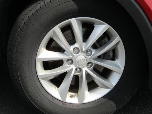 Used 2017 Kia Sorento AWD w/ LX Convenience Package image 7