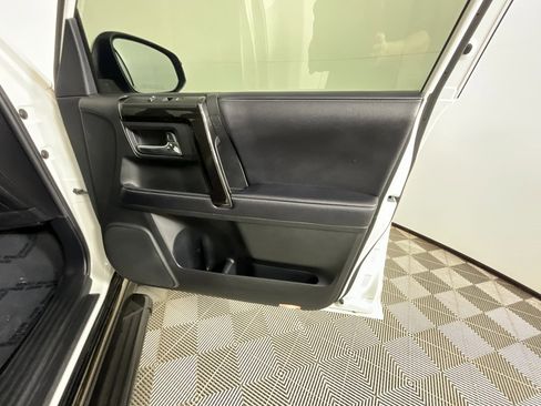 Used 2019 Toyota 4Runner Limited image 21