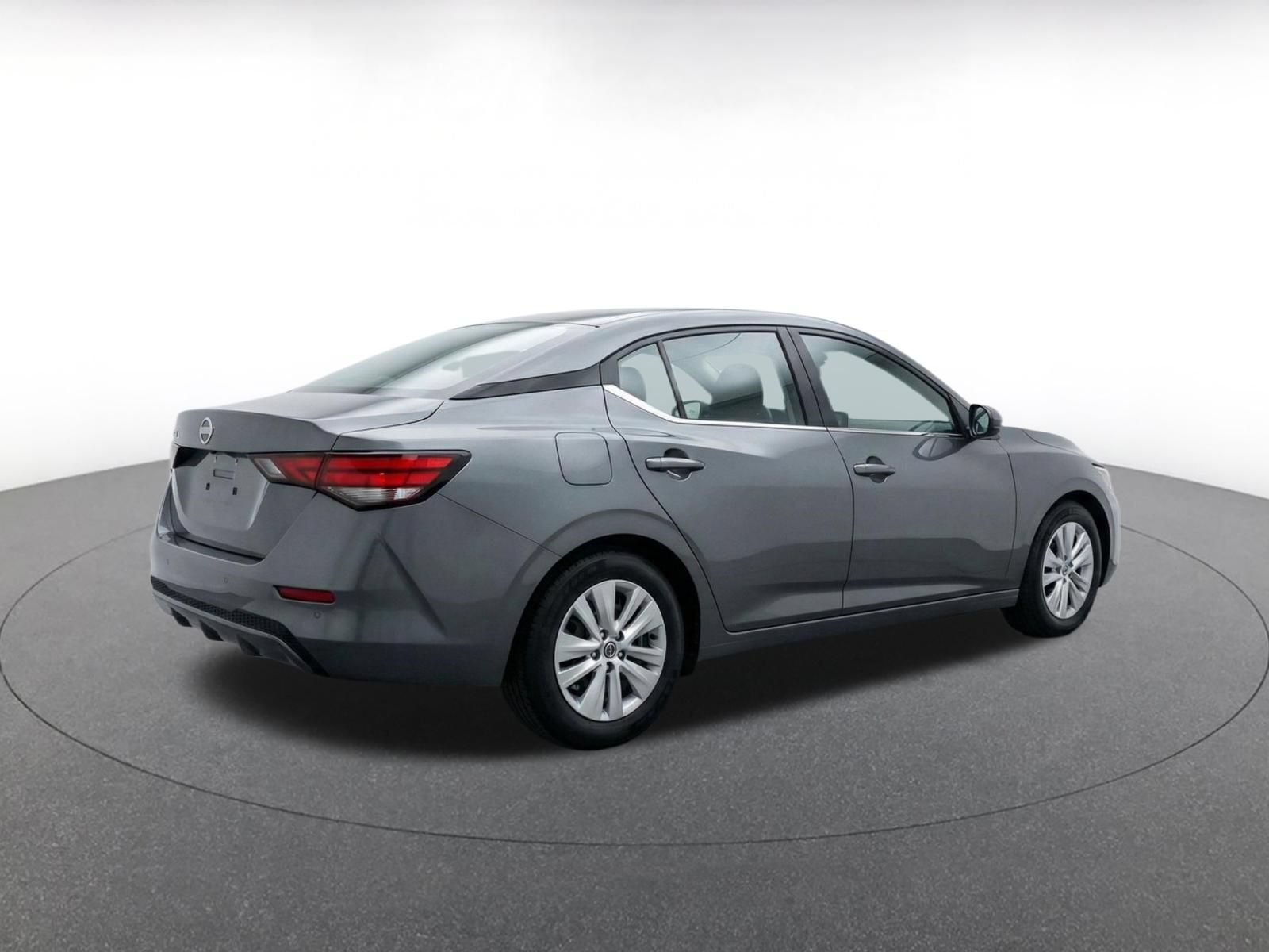Used 2025 Nissan Sentra S FWD image 8