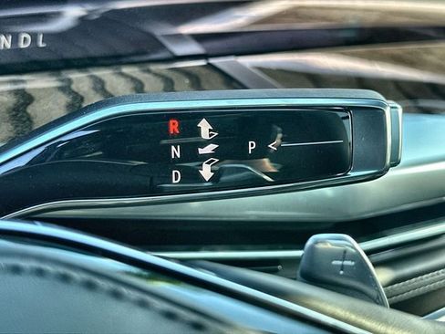 New 2025 Cadillac Escalade Premium Luxury Platinum image 16