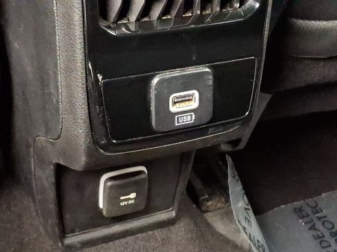 Used 2023 Jeep Compass Limited image 11