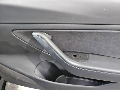 Used 2018 Tesla Model 3 RWD image 6