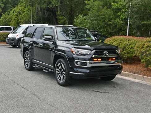 Used 2019 Toyota 4Runner Limited AWD/4WD image 6