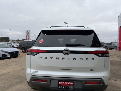 New 2026 Nissan Pathfinder SL image 3