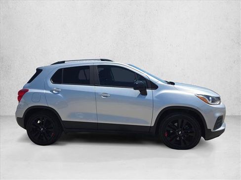 Used 2020 Chevrolet Trax LT w/ Redline Edition FWD image 4