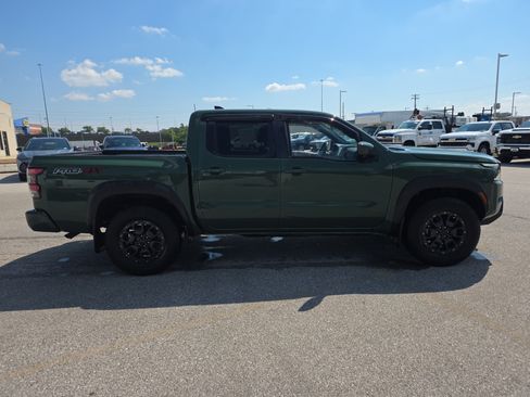Used 2022 Nissan Frontier PRO-4X w/ Pro-4X Premium Package AWD/4WD image 3