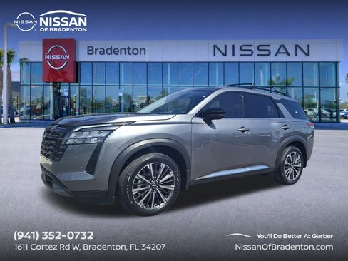 New 2026 Nissan Pathfinder Platinum FWD image 1