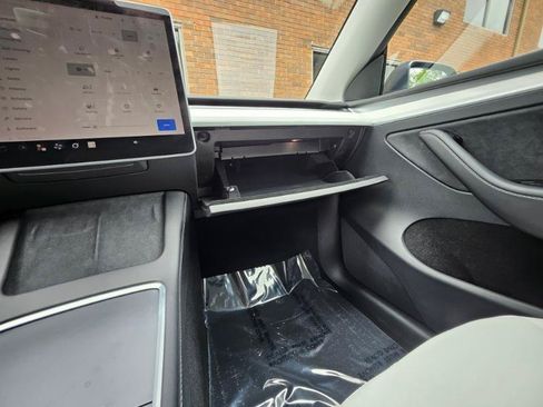 Used 2023 Tesla Model Y Long Range AWD/4WD image 60