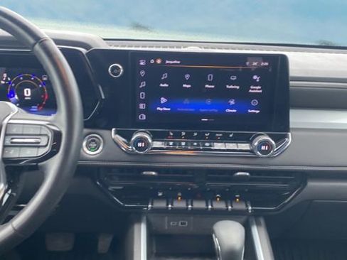 Used 2023 Chevrolet Colorado LT w/ LT Convenience Package III image 11