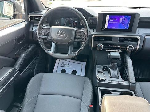 Certified 2024 Toyota Tacoma SR w/ SR Upgrade Package AWD/4WD image 17