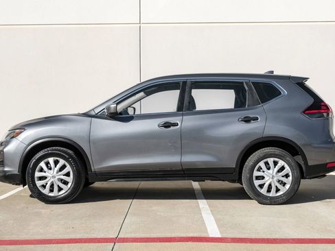 Used 2018 Nissan Rogue S image 9