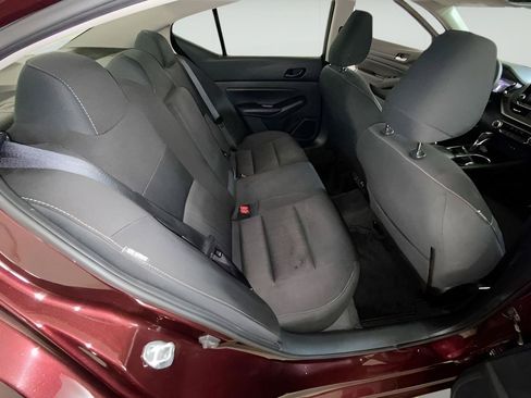 Used 2024 Nissan Altima 2.5 SV FWD image 32