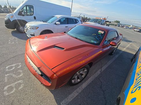 Used 2021 Dodge Challenger SXT RWD image 2