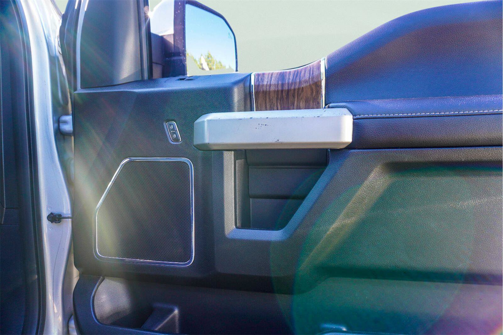Used 2018 Ford F150 Lariat RWD image 18