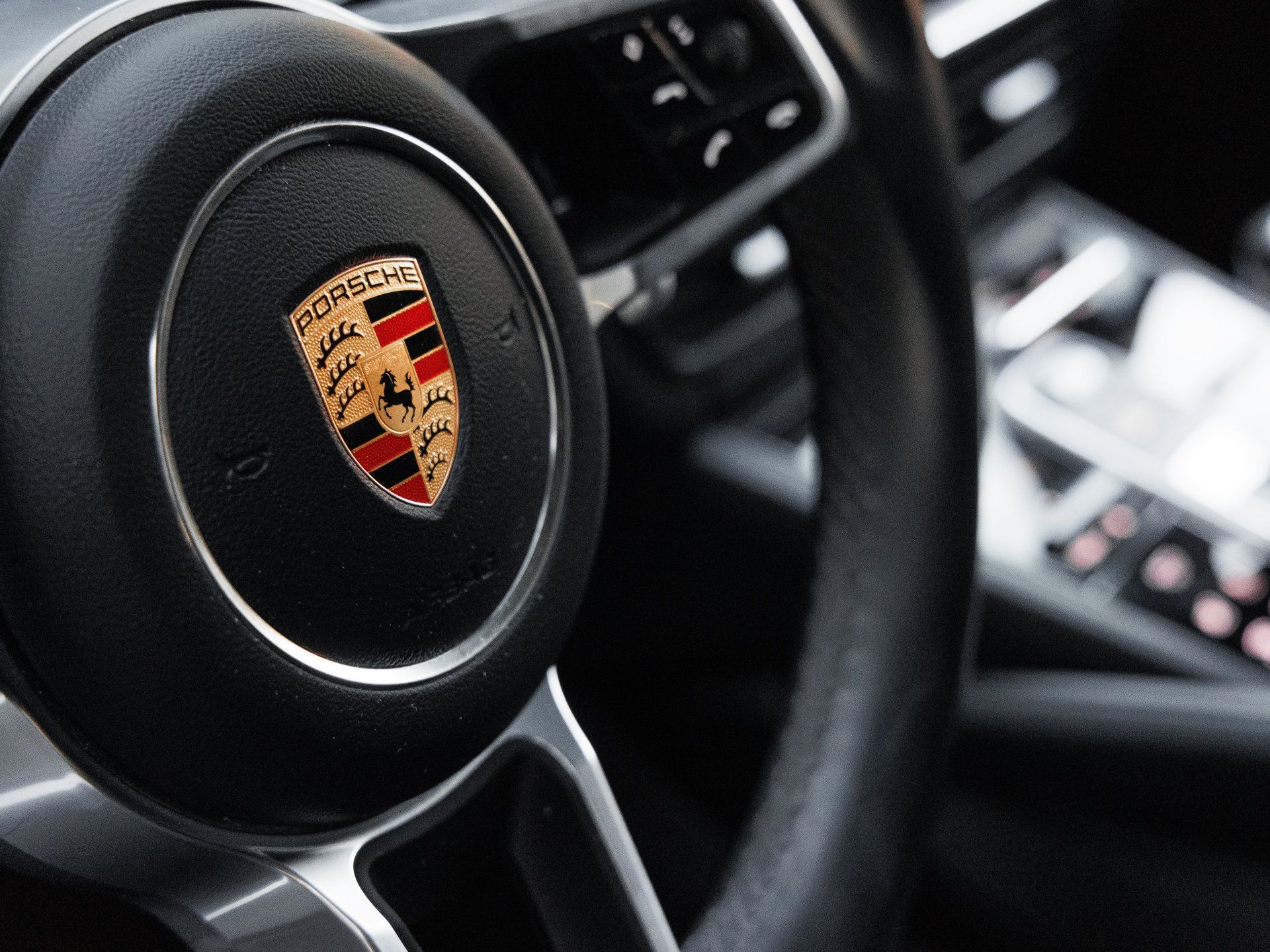 Certified 2020 Porsche Cayenne AWD/4WD image 18