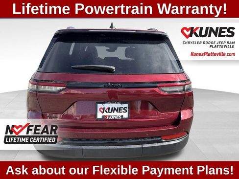 Used 2024 Jeep Grand Cherokee Altitude AWD/4WD image 5