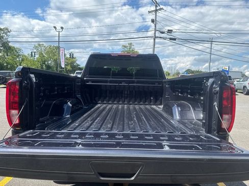 Used 2025 GMC Sierra 2500 SLE w/ SLE Convenience Package AWD/4WD image 14