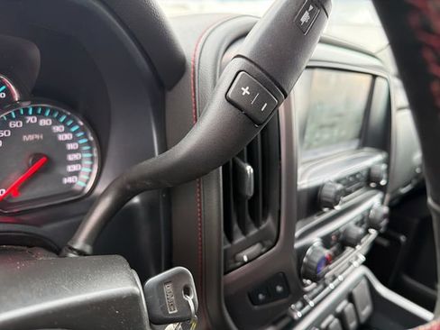 Used 2018 GMC Sierra 1500 SLT AWD/4WD image 27