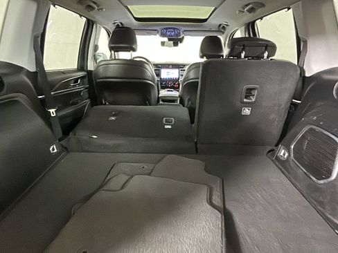 Used 2023 Jeep Grand Cherokee 4WD 4xe w/ Luxury Tech Group II image 33